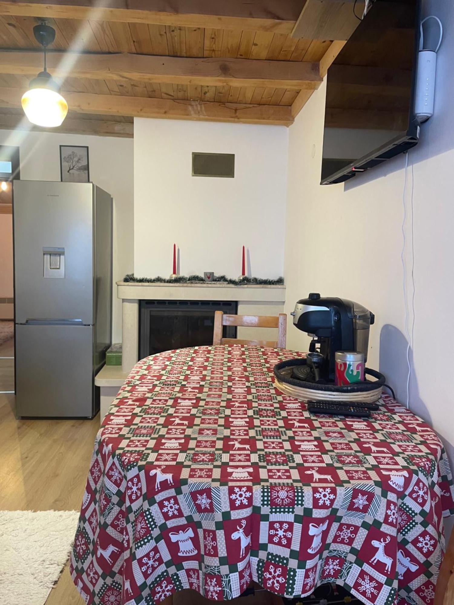 Appartamento Stoykite Escape House Esterno foto